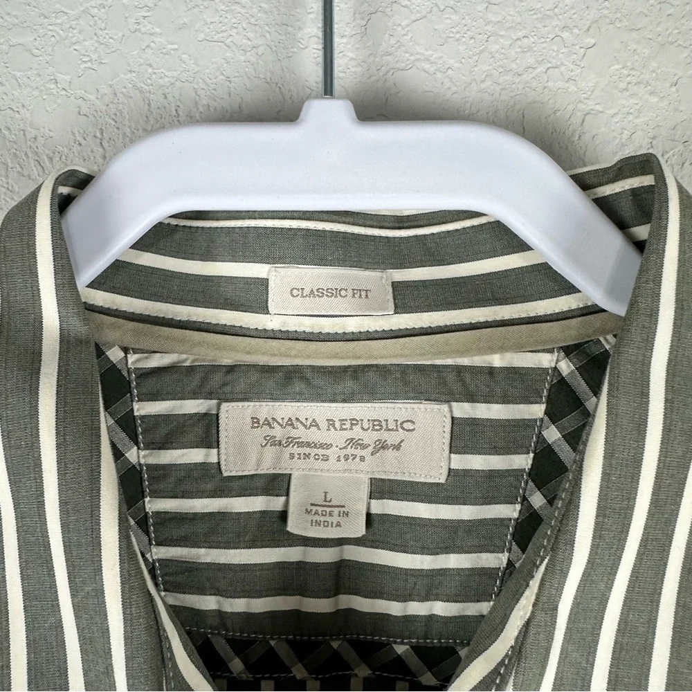 Banana Republic Gray Off White Stripe Classic Fit Button Down Shirt Size Large